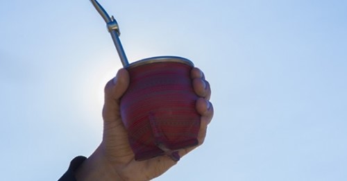Buen Comienzo de semana amigos! Hoy 30 de noviembre: Día Nacional del Mate en la Argentina.